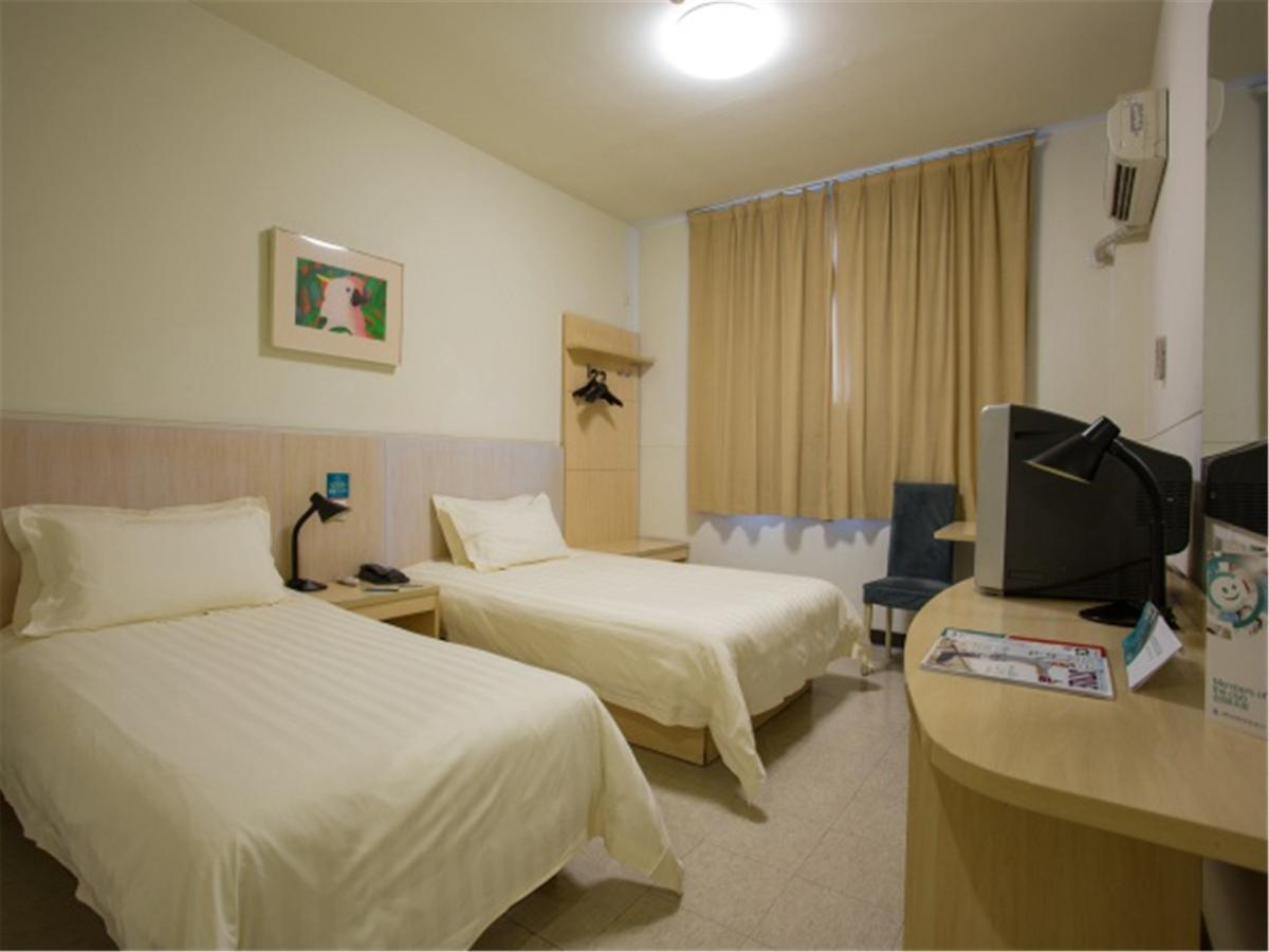 Magnolia Business Hotel Xining Railway Station Grand Cross Mojia Street Exterior foto