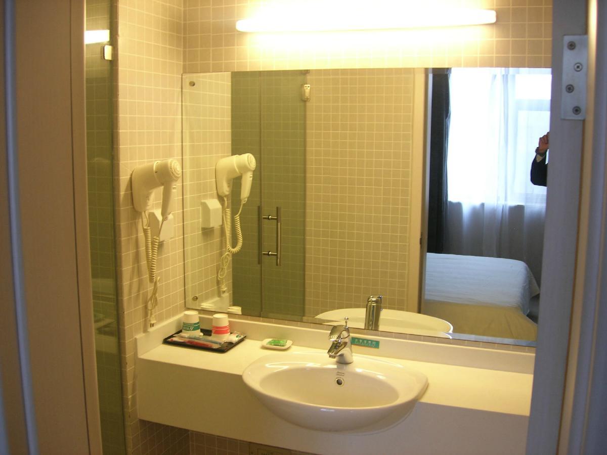 Magnolia Business Hotel Xining Railway Station Grand Cross Mojia Street Exterior foto